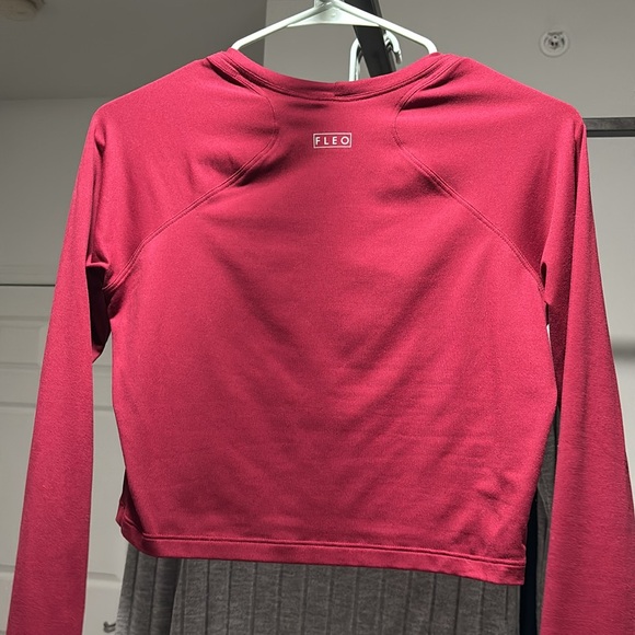 Fleo long sleeve crop top with thumb holes - Picture 3 of 3